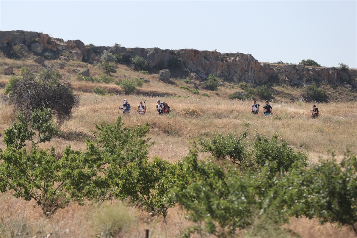Nevşehir'de 25 ülkeden 350 sporcunun katılımıyla düzenlenen Kapadokya Çöl Maratonu, Ürgüp...