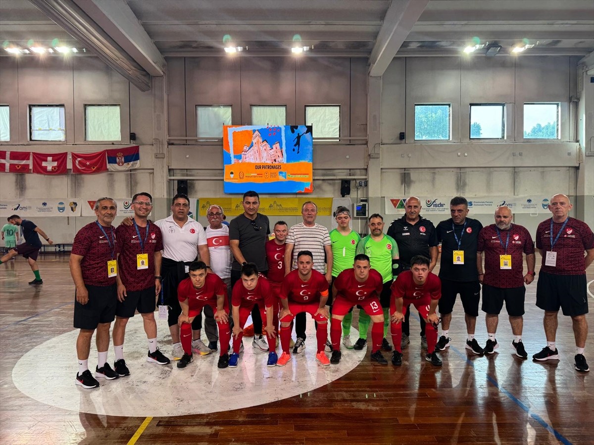 Özel sporcular futsal ve basketbol milli takımları, İtalya'da düzenlenen Avrupa Şampiyonası'na...