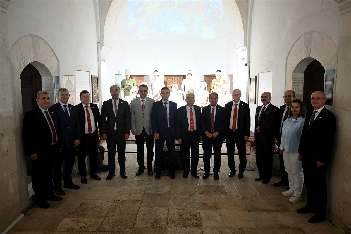 "Gece müzeciliği" konseptiyle yaz boyunca geceleri de açık olacak Sultan II. Bayezid Külliyesi...