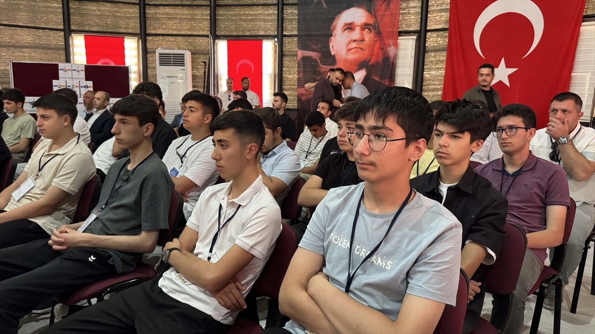 "Türkiye Yüzyılı'nda Maziden Atiye Edirne" kamp programı düzenlenen törenle başladı. Programa...