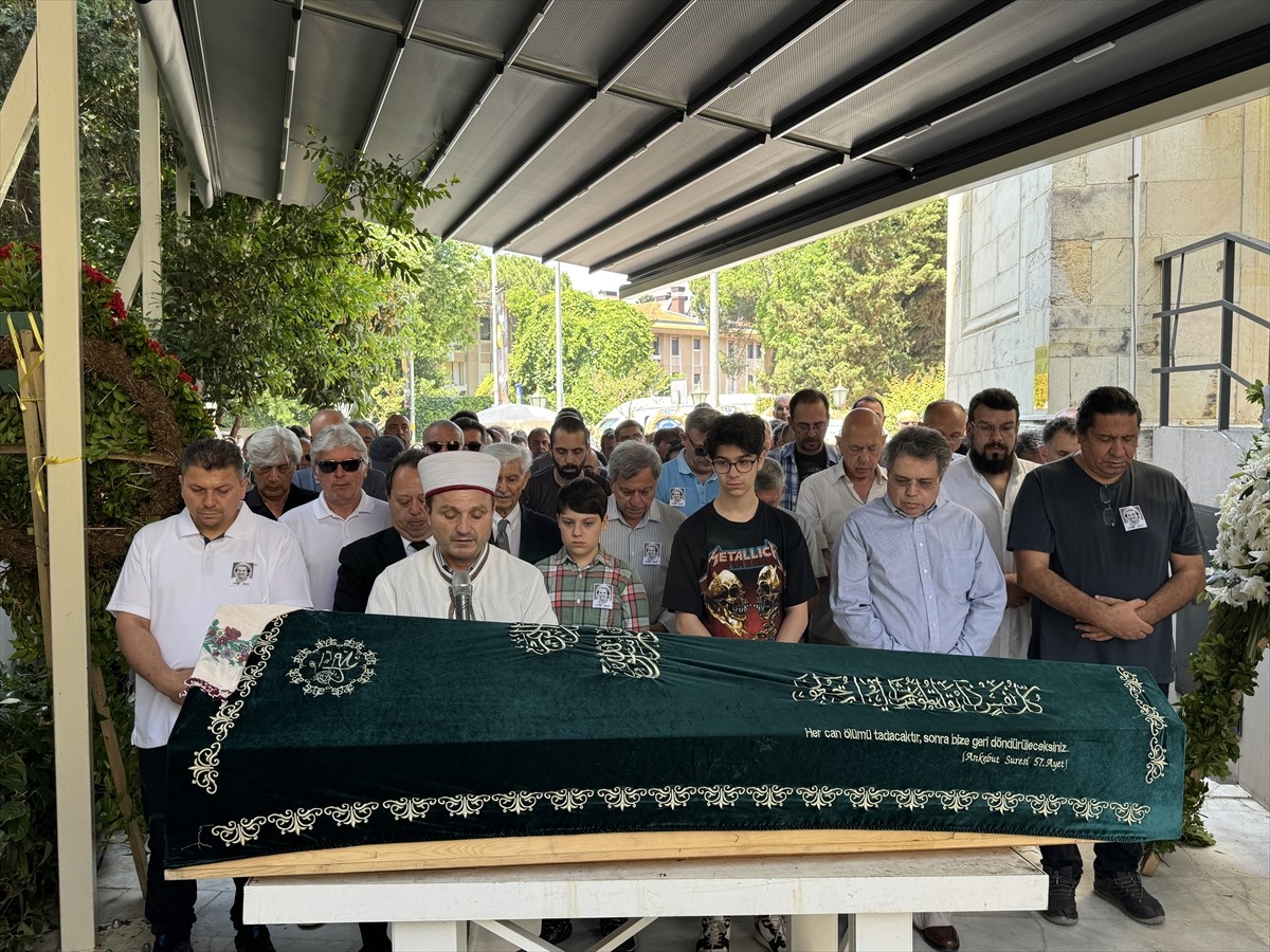 Şair Sezai Karakoç'un adına "Mona Roza" şiirini yazdığı Muazzez Akkaya Giray, son yolculuğuna...