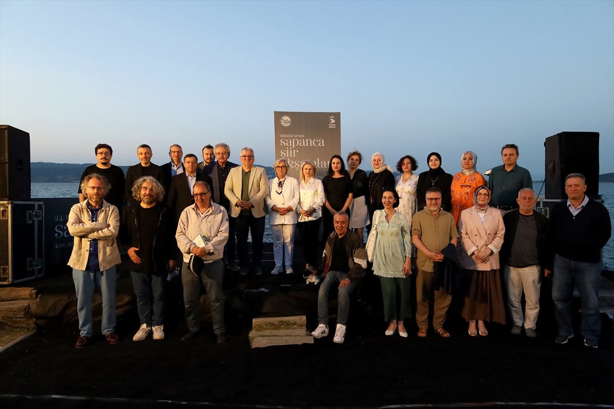 Sakarya, "24. Uluslararası Sapanca Şiir Akşamları" ile 3 gün boyunca şiir dolu etkinliklere ev...