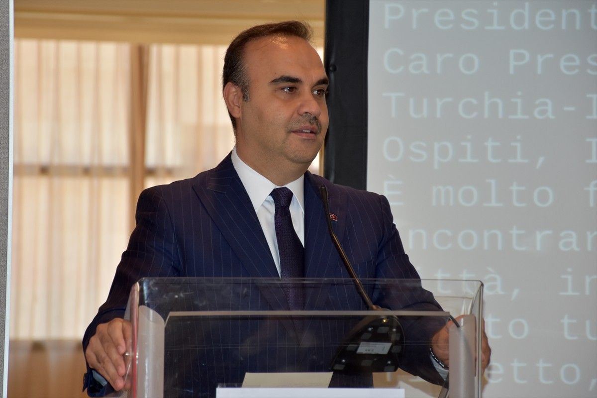 Sanayi ve Teknoloji Bakanı Mehmet Fatih Kacır, Müstakil Sanayici ve İşadamları Derneği (MÜSİAD)...