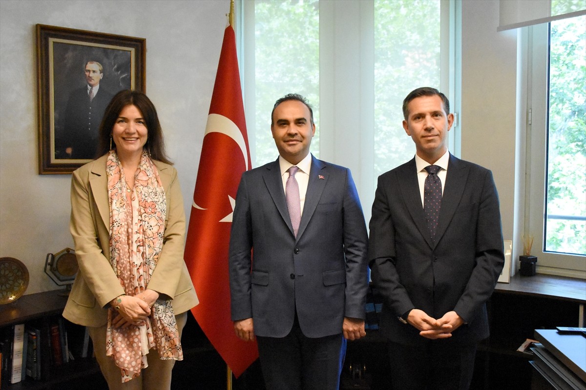 Sanayi ve Ticaret Bakanı Mehmet Fatih Kacır (fotoğrafta), İİtalya'nın ev sahipliği yaptığı 47....