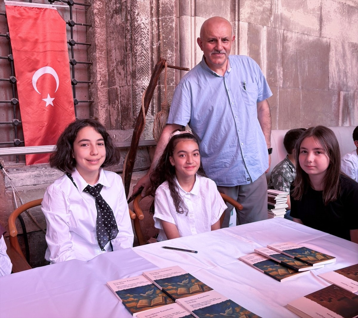 Sivas Bilim ve Sanat Merkezi, yaratıcı yazarlık atölyesi öğrencileri Türk Dili ve Edebiyatı...