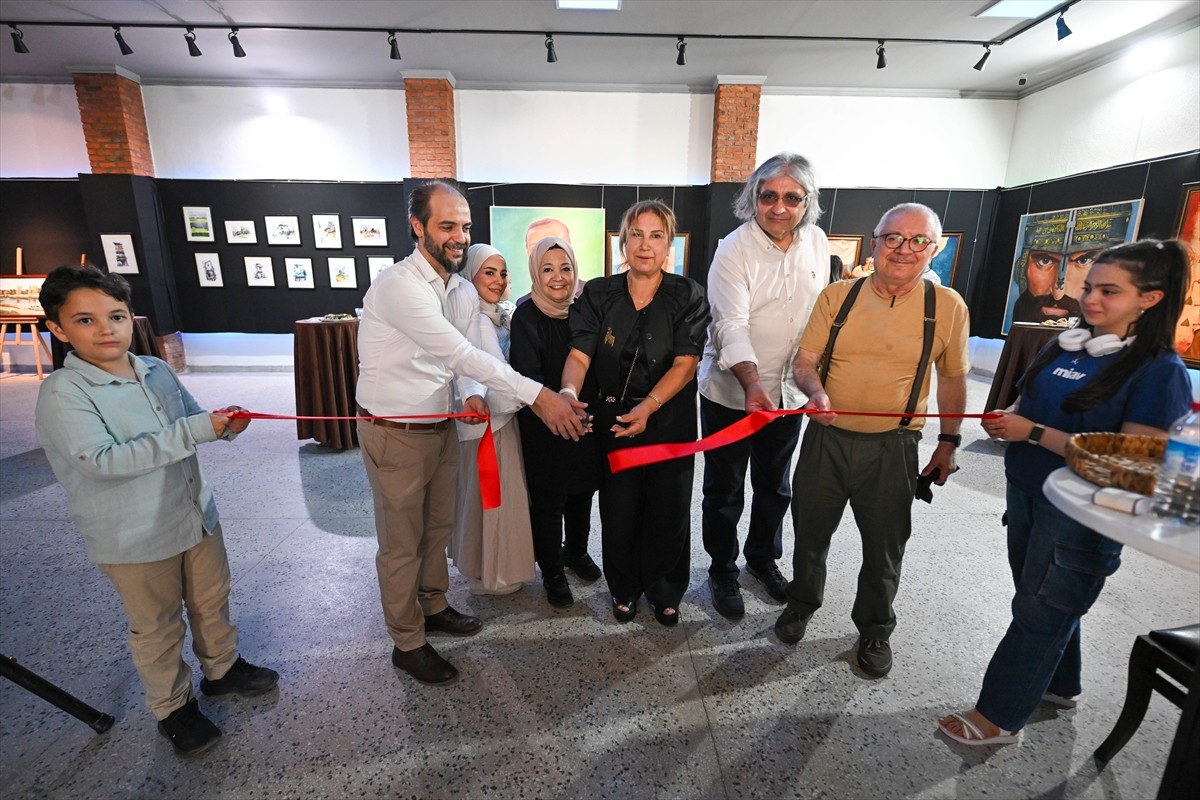 Suriyeli sanatçı Abdullah Eldesuki'nin eserlerinden oluşan "Doğunun Fırçası" resim sergisi...