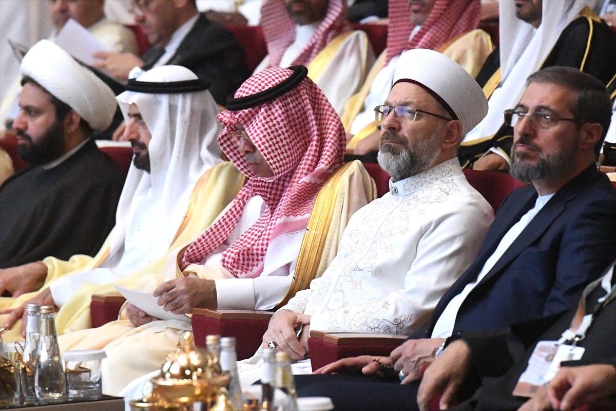 Suudi Arabistan Hac ve Umre Bakanlığınca Mekke'de düzenlenen "Lebbeytüm Ödül Töreni"nde, Diyanet...