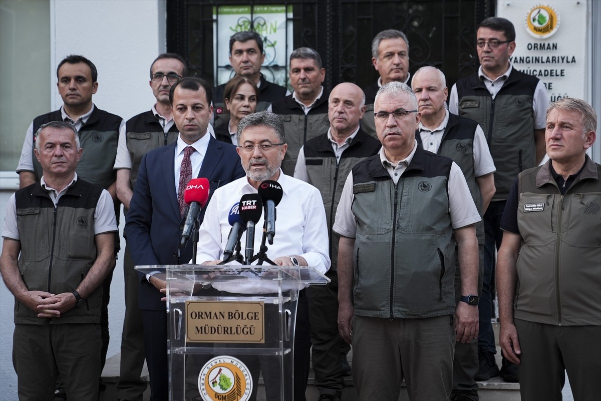 Tarım ve Orman Bakanı İbrahim Yumaklı, Maslak'taki İstanbul Orman Bölge Müdürlüğünde, Türkiye'nin...