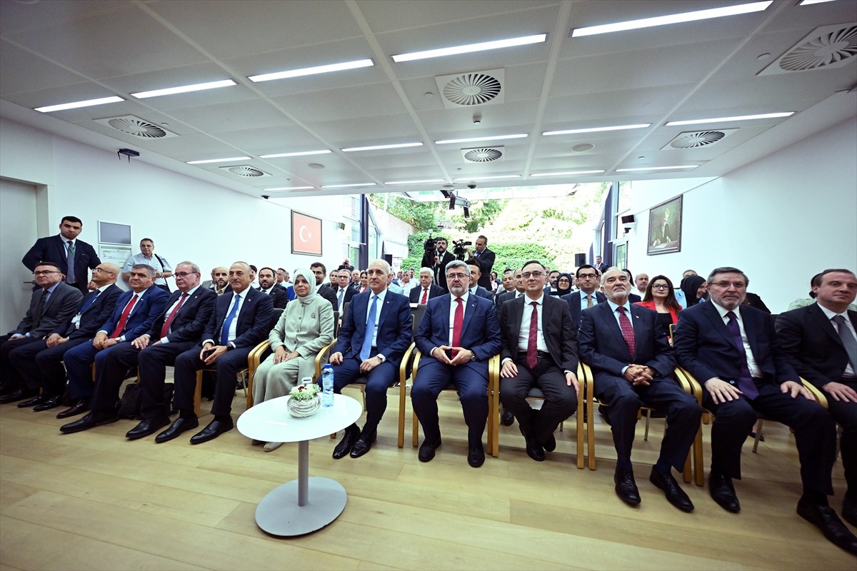 TBMM Başkanı Numan Kurtulmuş, NATO Parlamento Başkanları Zirvesi dolayısıyla bulunduğu Belçika'nın...