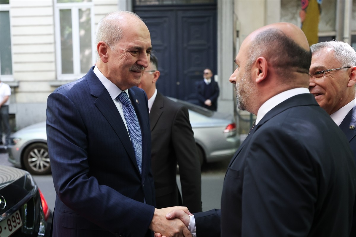 TBMM Başkanı Numan Kurtulmuş (solda), NATO Parlamento Başkanları Zirvesi kapsamında bulunduğu...