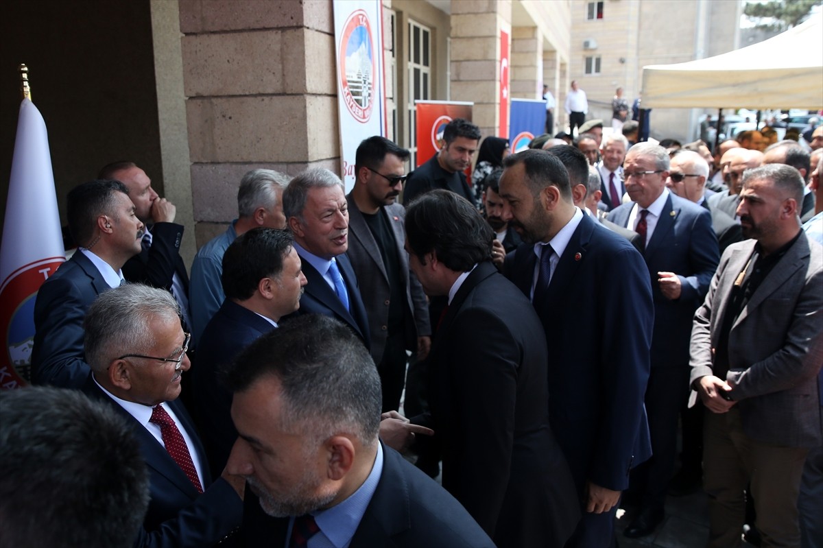 TBMM Milli Savunma Komisyonu Başkanı ve AK Parti Kayseri Milletvekili Hulusi Akar, Kayseri...