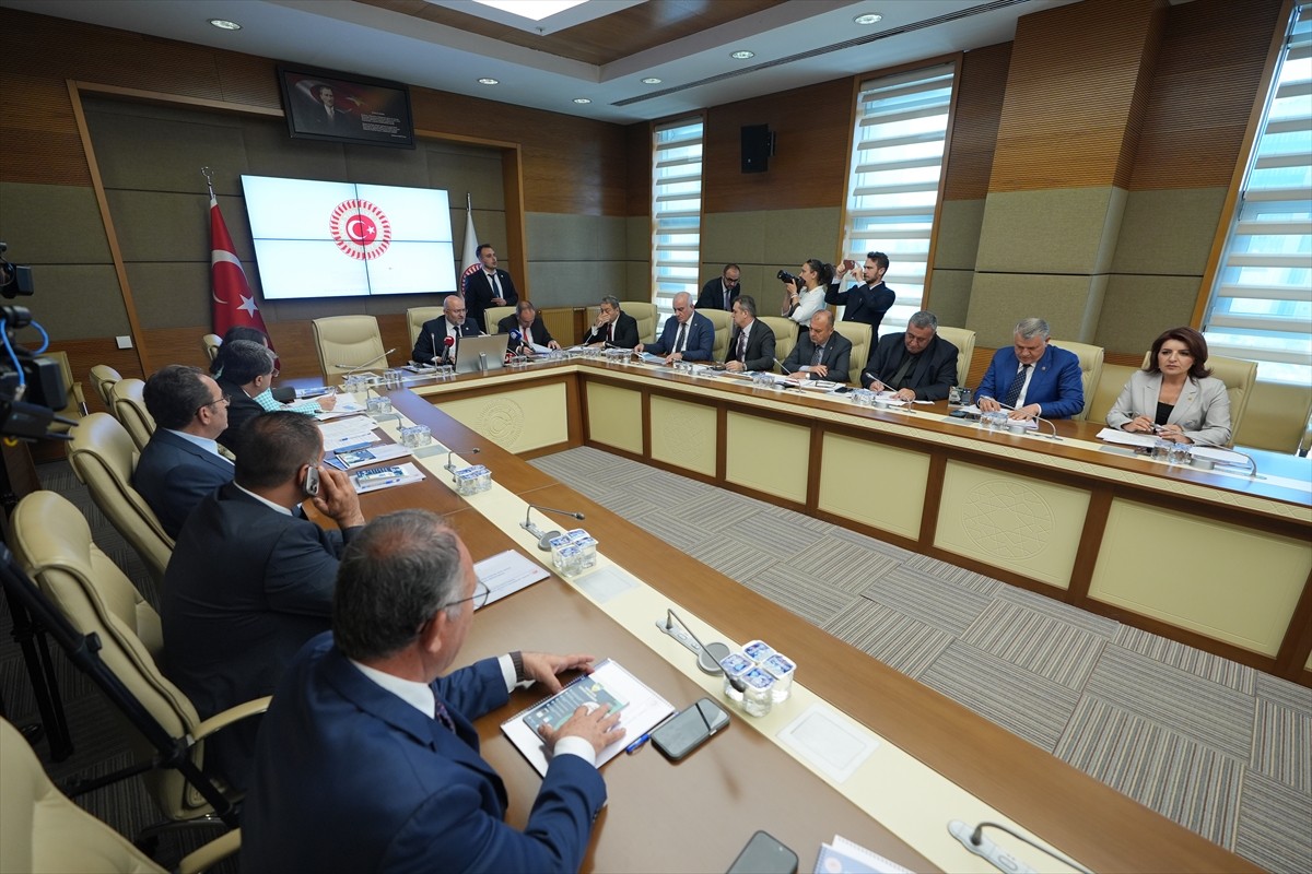 TBMM Zirai Don Olayını Araştırma Komisyonu, AK Parti Burdur Milletvekili Adem Korkmaz...