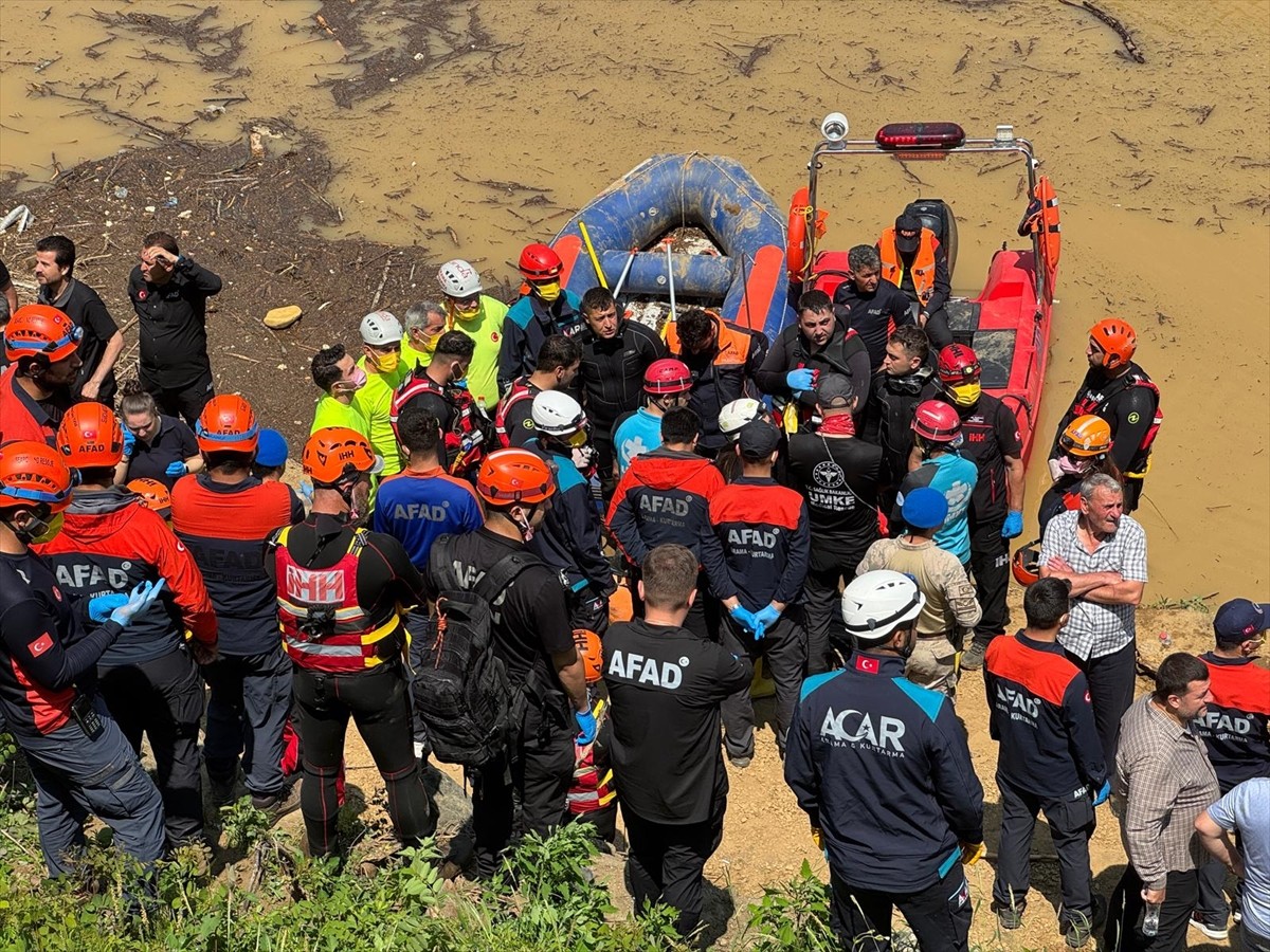 Trabzon'da 3 Haziran'da meydana gelen selde kaybolan 72 yaşındaki Hüseyin Aydın'ın cansız bedeni...