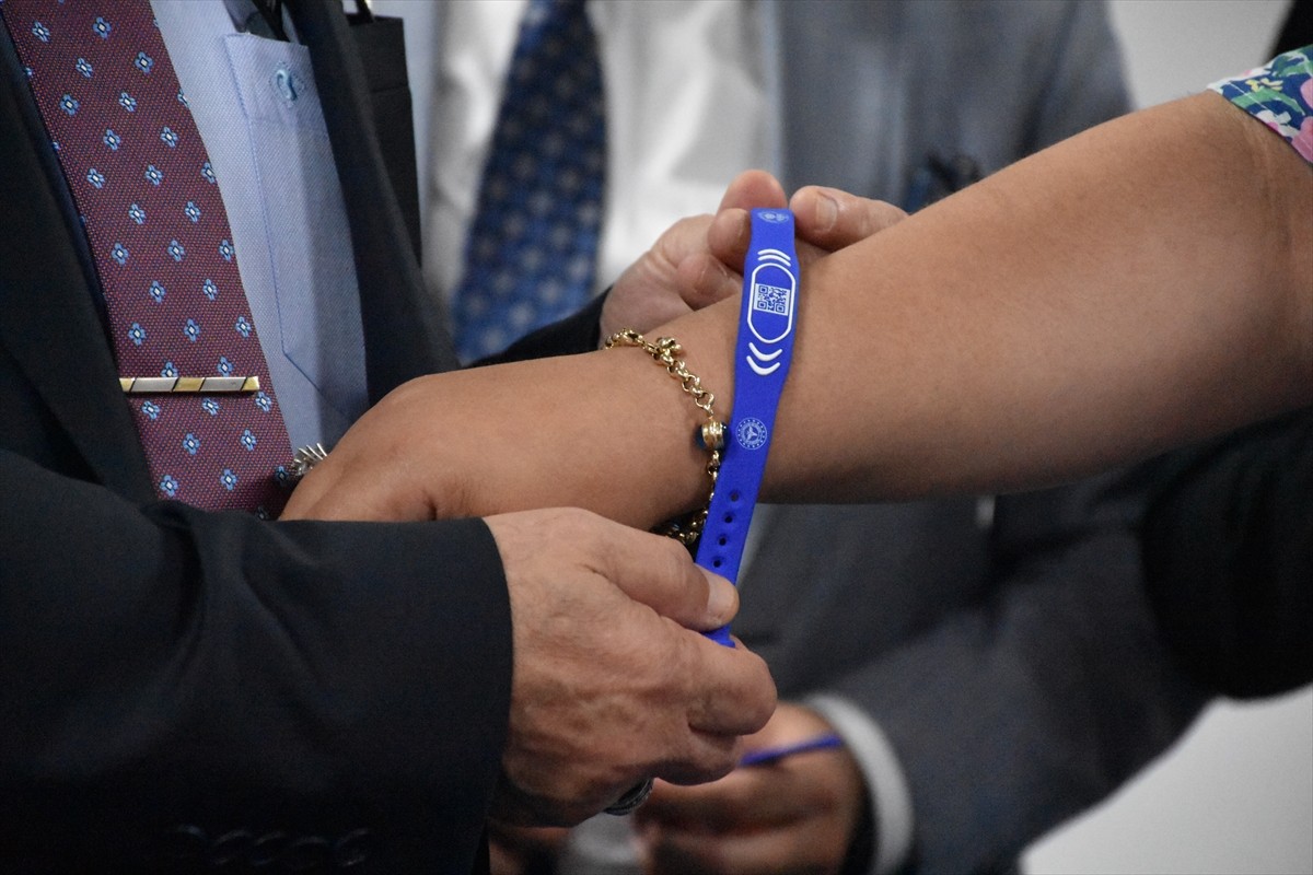 Trabzon'da "Sağlık Kimlik Bilekliği Uygulaması" kapsamında hemodiyaliz ve onkoloji hastalarına...