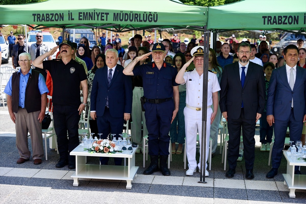Trabzon Emniyet Müdürlüğünde görev yapan ve bir üst rütbeye terfi eden emniyet mensupları için...