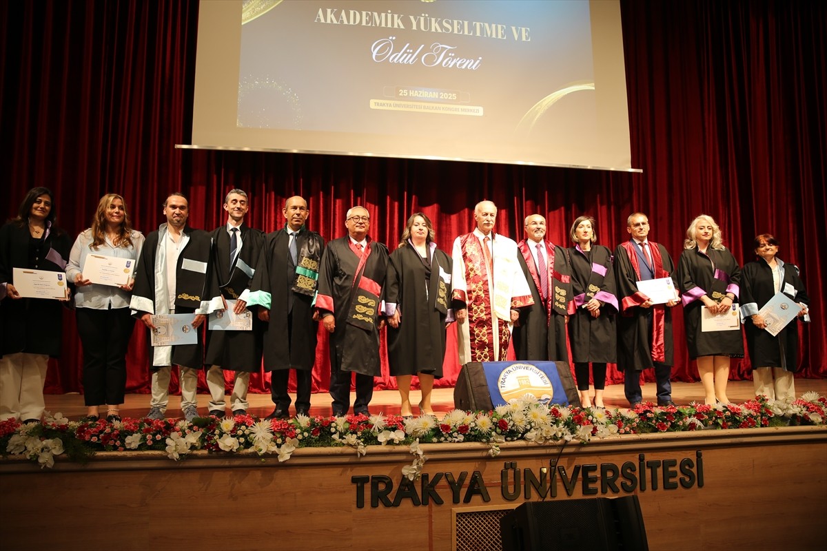  Trakya Üniversitesinde (TÜ) akademik unvanları yükseltilen öğretim üyeleri ve başarılı...