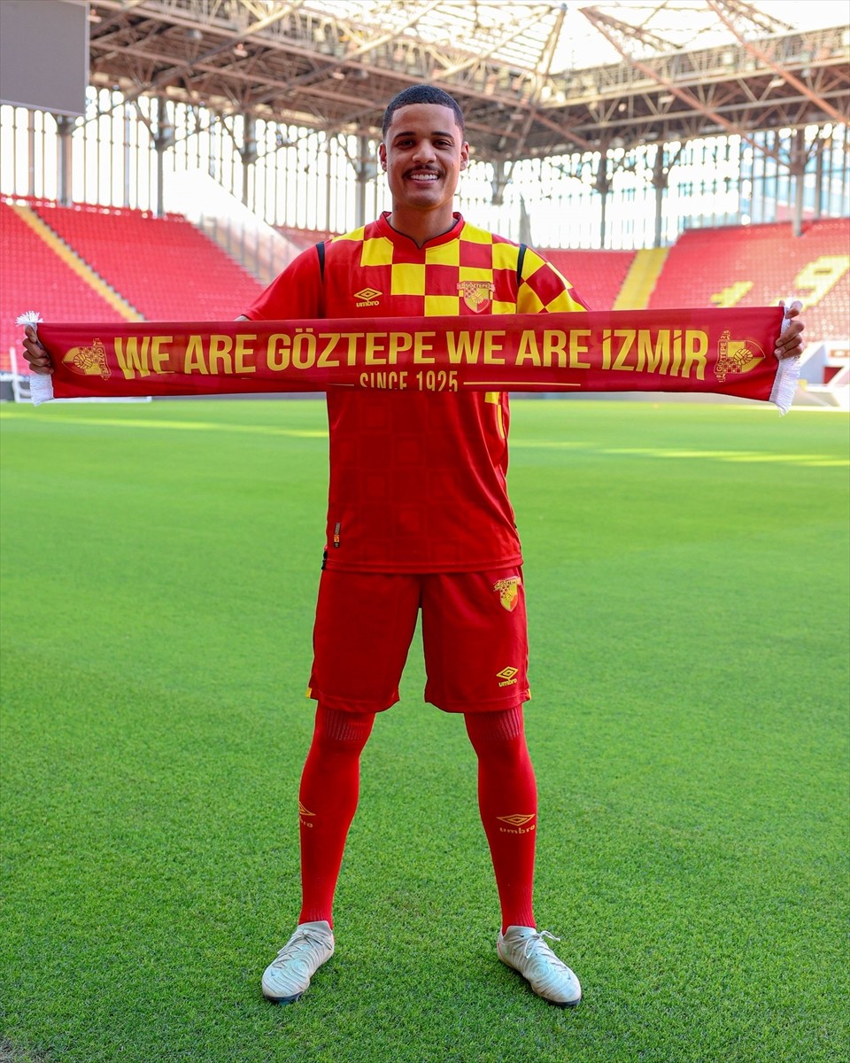 Trendyol Süper Lig ekiplerinden Göztepe, 26 yaşındaki Brezilyalı forvet Janderson de Carvalho...