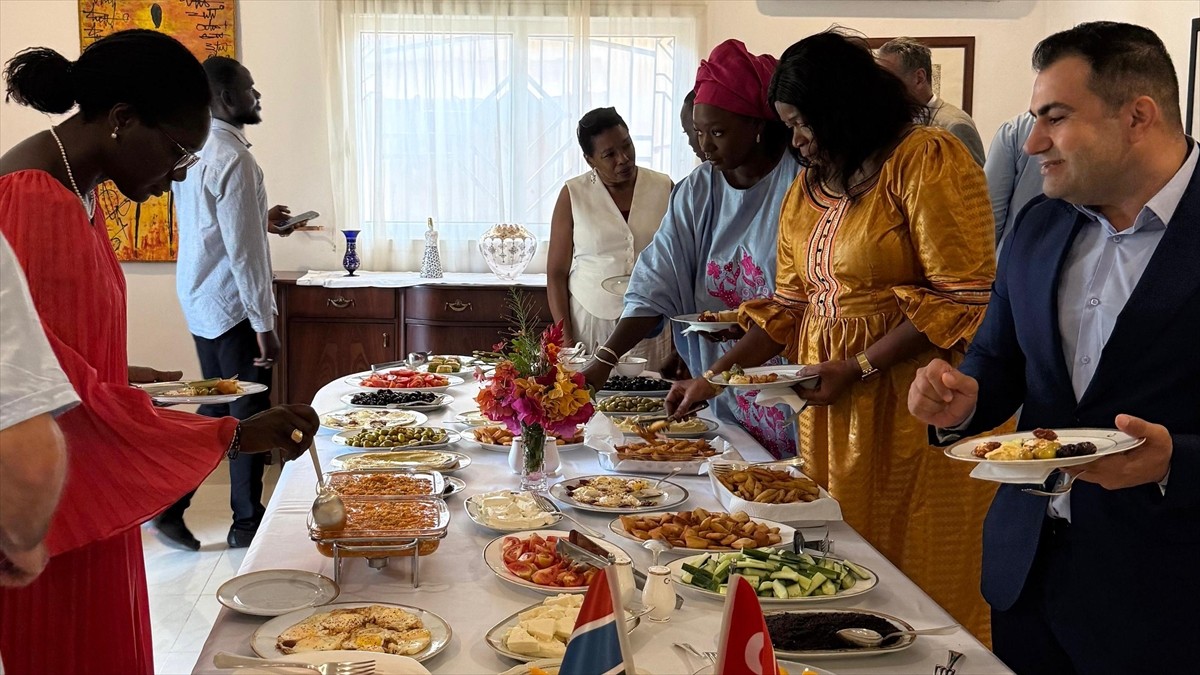 Türkiye'nin Banjul Büyükelçiliği himayelerinde Gambiya'da "Dünya Kahvaltı Günü" dolayısıyla...