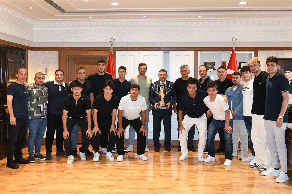 Türkiye Gelişim Ligleri Elit A Ligi'nde şampiyonluk elde eden, UEFA Gençlik Ligi'nde de Avrupa...