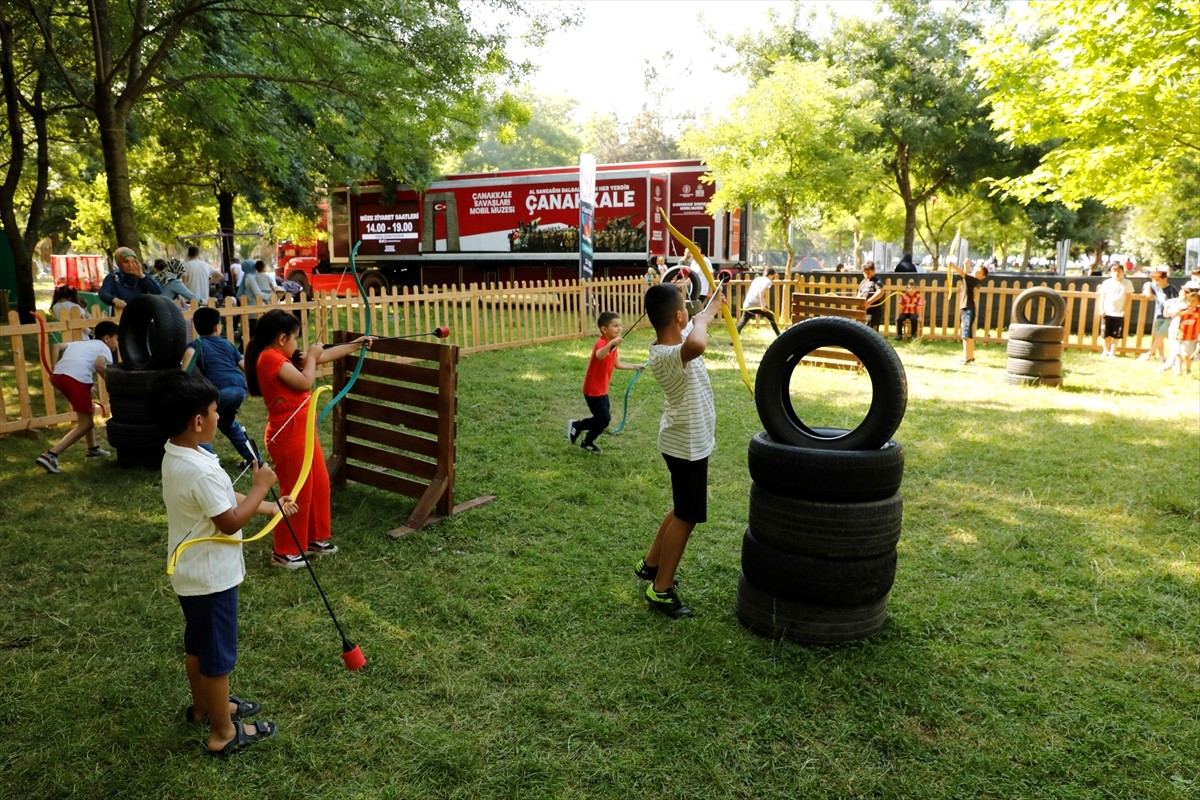 Türkiye Kültür Yolu Festivali'nin dördüncü durağı olan Samsun'da, minikler için kurulan geleneksel...