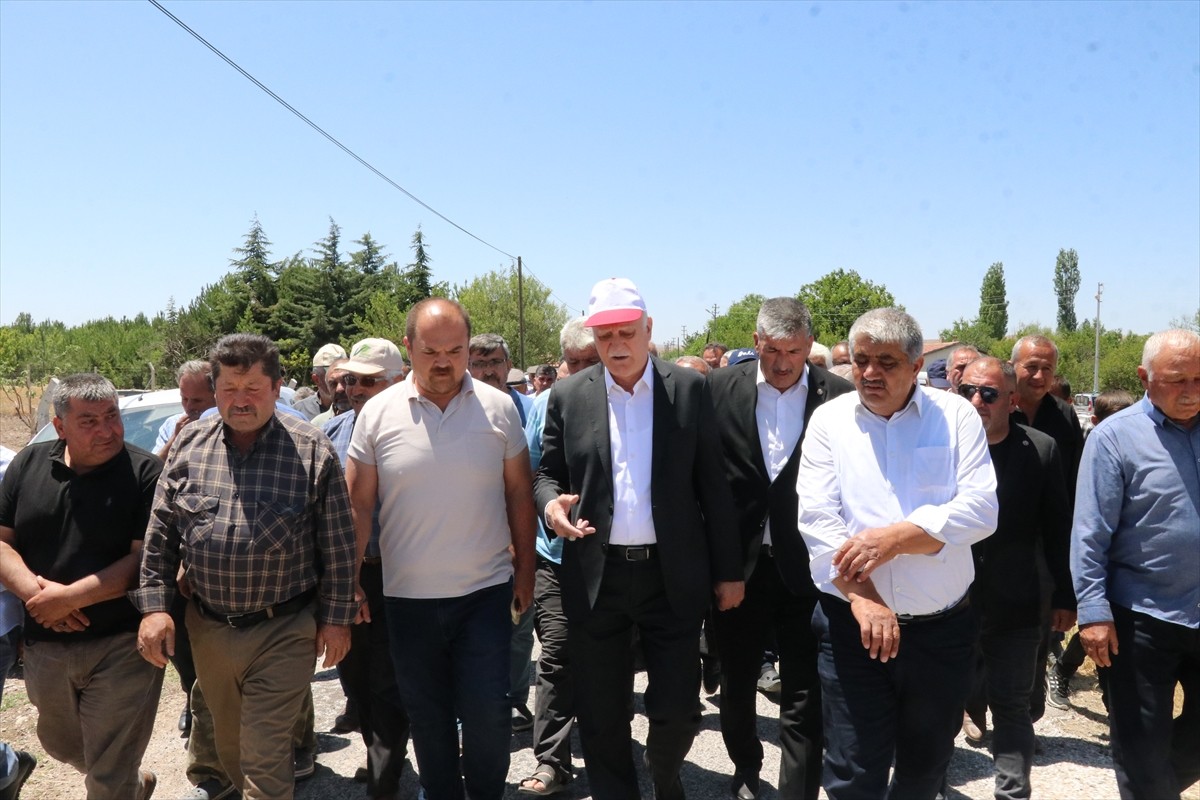 Türkiye Ziraat Odaları Birliği (TZOB) Genel Başkanı Şemsi Bayraktar, Yozgat'ta dolu yağışı sonrası...