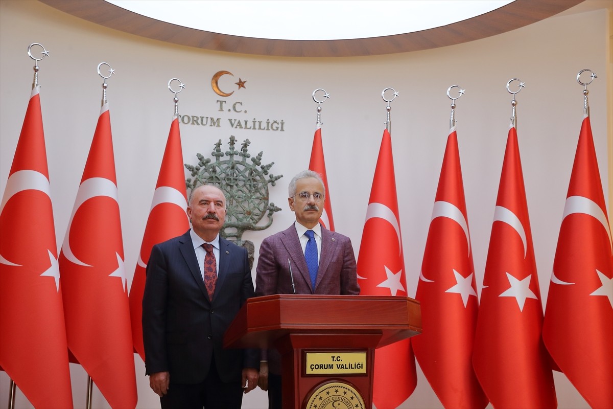 Ulaştırma ve Altyapı Bakanı Abdulkadir Uraloğlu, Çorum'da ziyaretler gerçekleştirdi. Bakan...