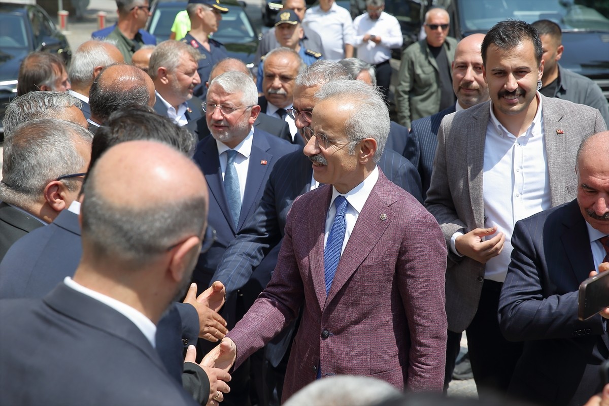 Ulaştırma ve Altyapı Bakanı Abdulkadir Uraloğlu, Çorum'da ziyaretler gerçekleştirdi. Bakan...
