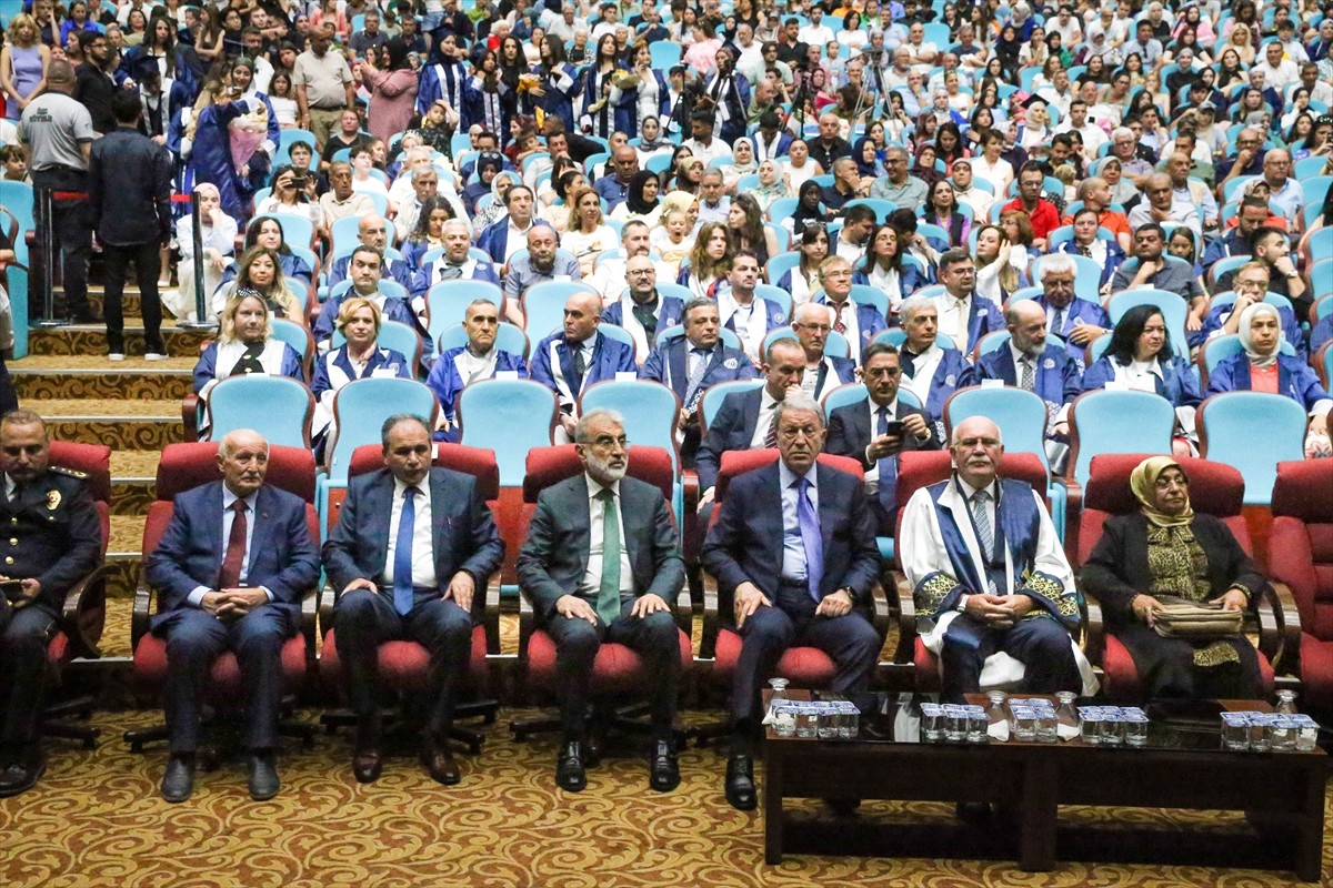 Uşak Üniversitesi tarafından, TBMM Milli Savunma Komisyonu Başkanı Hulusi Akar'a fahri doktora...