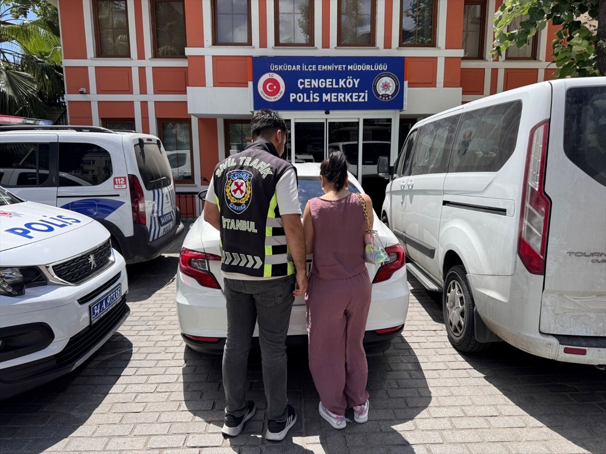 Üsküdar'da aracıyla ters yönde ilerleyerek trafik güvenliğini tehlikeye atan sürücüye 10 bin 260...