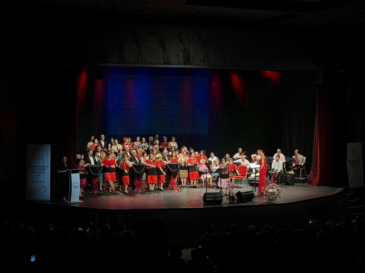 Üsküdar Vuslat Türk Müziği Topluluğu, "Cumhuriyetimizin 101. Yılında Tangolar&Kantolar" başlıklı...