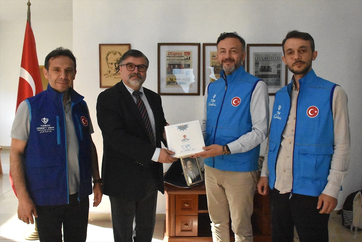 Vekalet yoluyla kurban kesim organizasyonu kapsamında Madagaskar'da bulunan Türkiye Diyanet Vakfı...