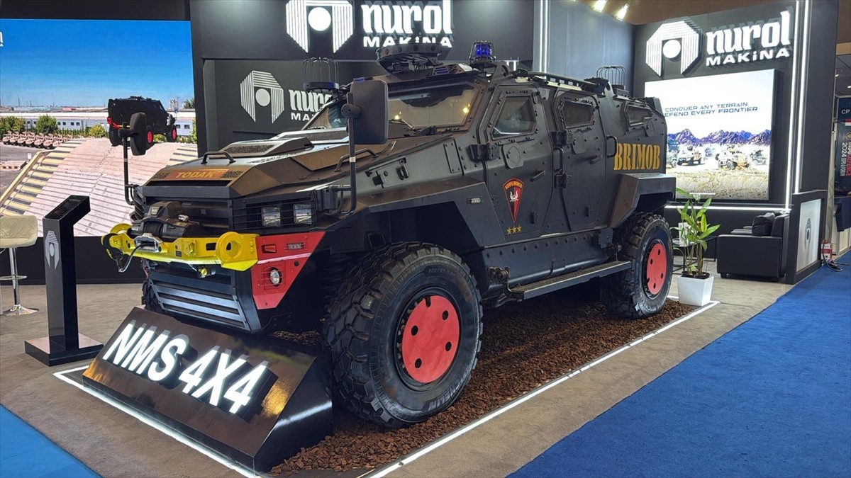 YÖRÜK 4x4 Hafif Zırhlı Araç ile Endonezya polisine hizmet veren Nurol Makina, ordu tarafındaki...