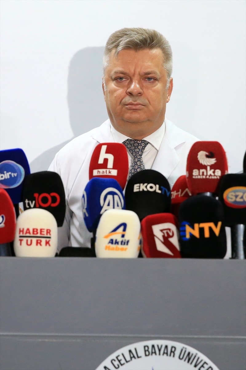 Yunusemre ilçesindeki evinde 6 Haziran akşamı elektrik akımına kapılan Zeyrek'in tedavisi, Manisa...