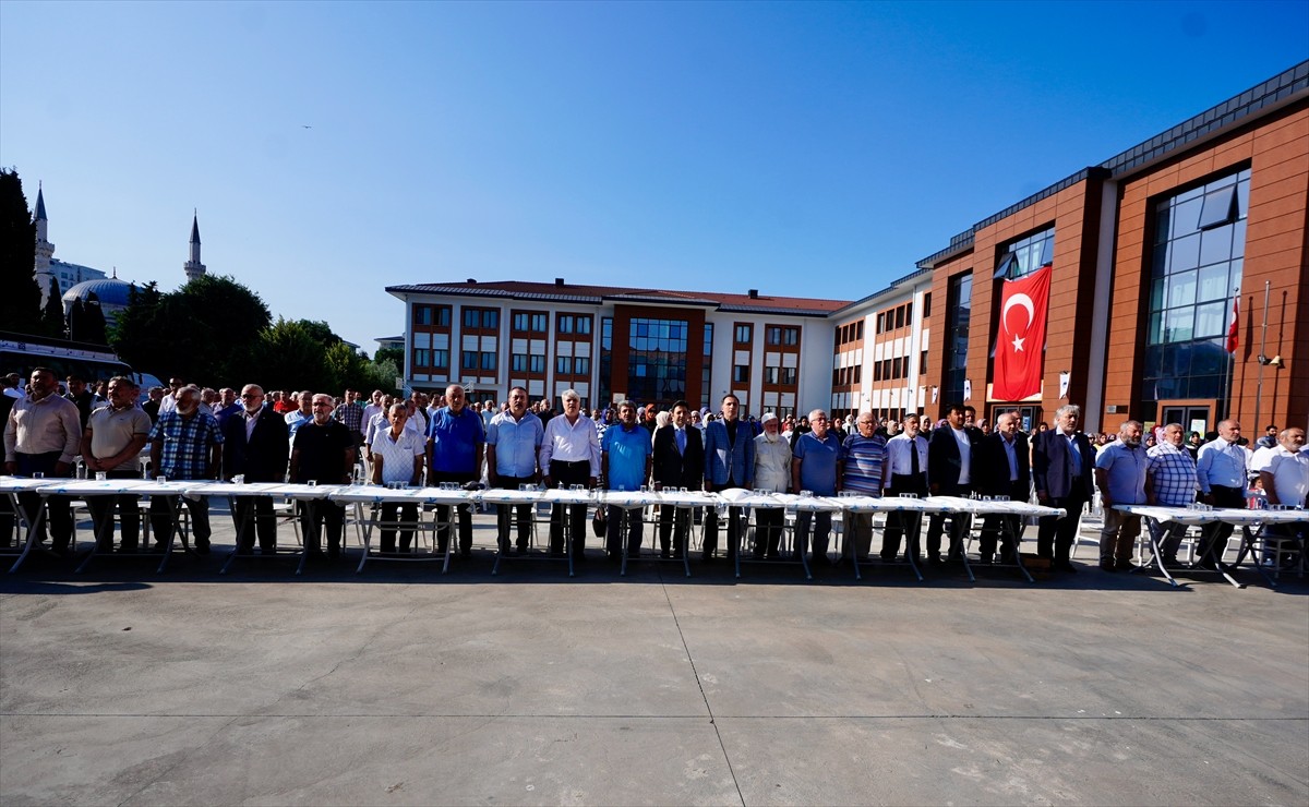 Zeytinburnu İmam Hatip Okulları Mezunları ve Mensupları Derneğinin (ZİHMENDER) organize ettiği...