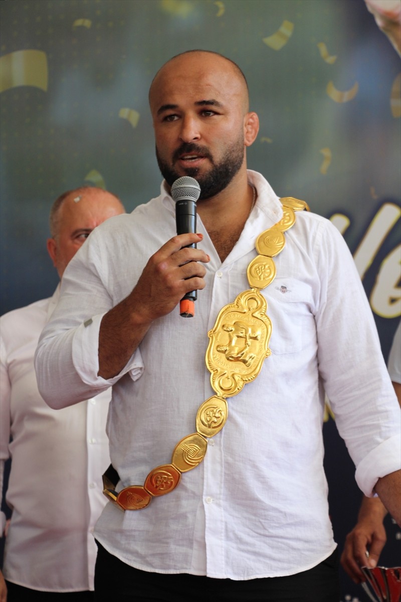 664. Tarihi Kırkpınar Yağlı Güreşleri'nde başpehlivanlığı kazanan Orhan Okulu için memleketi...