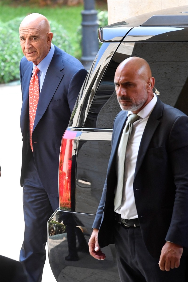 ABD’nin Ankara Büyükelçisi ve Suriye Özel Temsilcisi Tom Barrack (fotoğrafta), Lübnan Meclis...