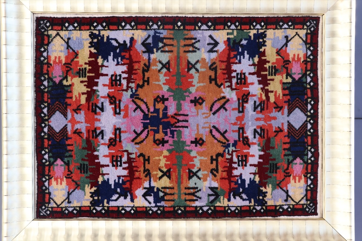 Ağrı'nın Doğubayazıt ilçesinde bulunan tarihi İshak Paşa Sarayı'nda hüsn-i hat, tezhip, minyatür...