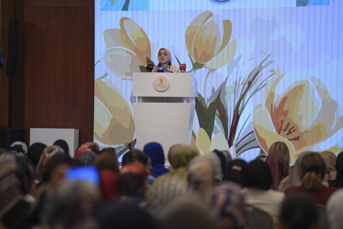 AK Parti Genel Merkez Kadın Kolları Başkanlığınca Kızılcahamam'daki bir otelde düzenlenen Kadın...