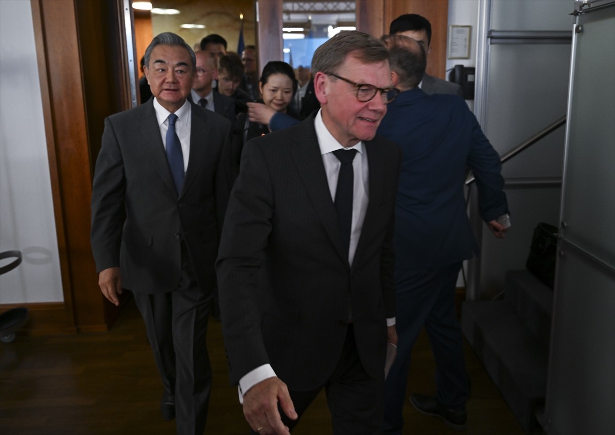 Almanya Dışişleri Bakanı Johann Wadephul, Çin Dışişleri Bakanı Wang Yi ile Berlin'de bir araya...
