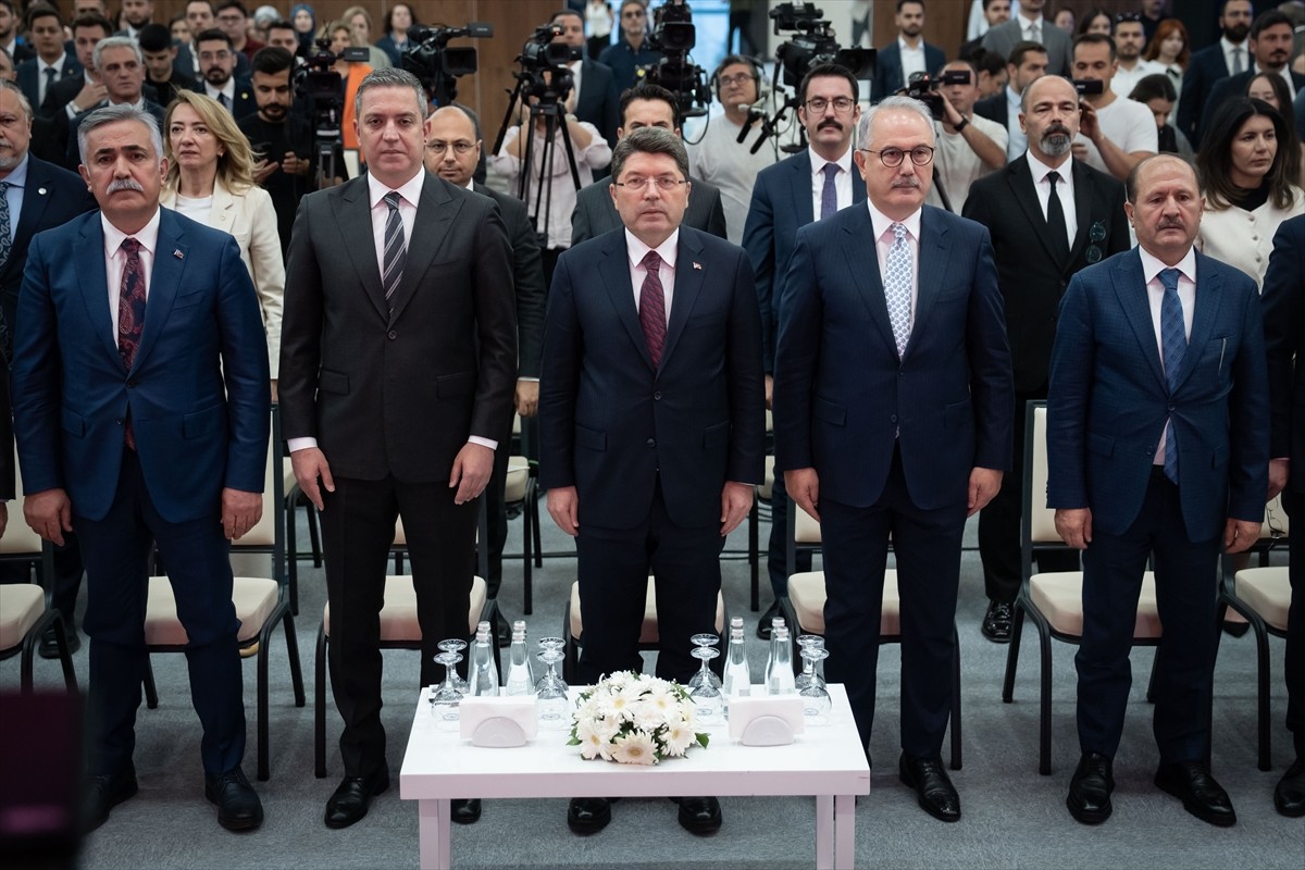 Ankara Hakimevi'nde Türkiye Barolar Birliği, Vakıfbank ve Kredi Garanti Fonu desteğiyle düzenlenen...