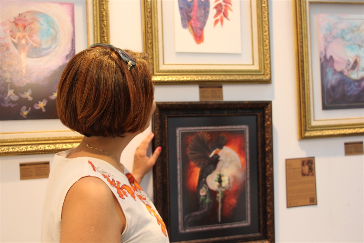 Antalya'da bu yıl ilki düzenlenen Artconcept Antalya Sanat Fuarı’nda, Yeni Alanyalılar...