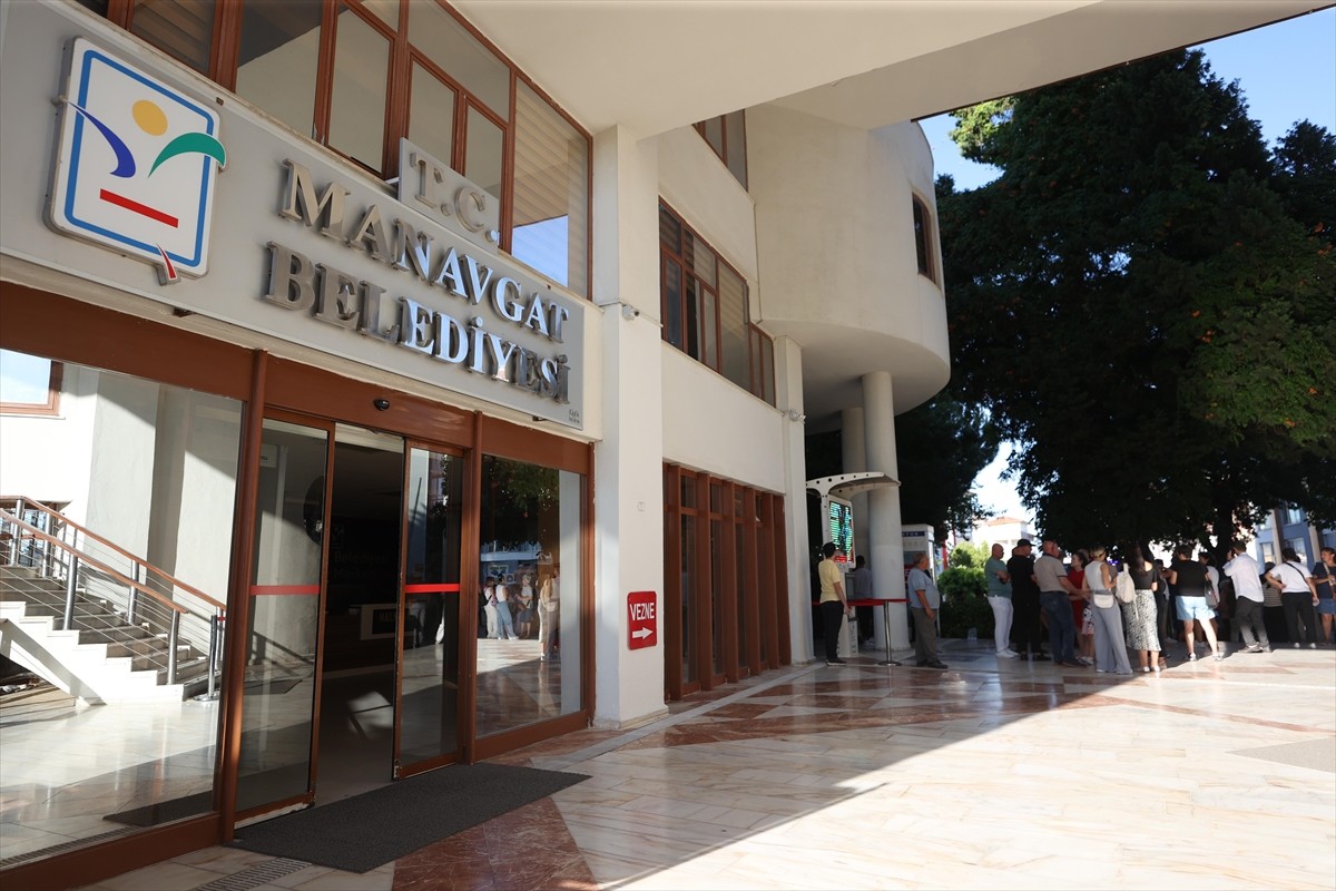 Antalya'da Manavgat Belediyesine yönelik rüşvet, irtikap ve zimmet operasyonunda Belediye Başkanı...