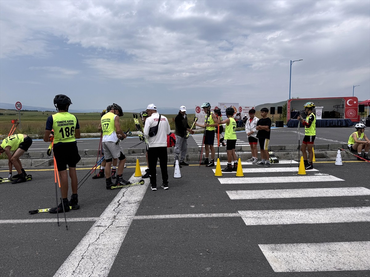 Ardahan'da düzenlenen Anadolu Yıldızlar Ligi (ANALİG) Tekerlekli Kayak Türkiye Şampiyonası...
