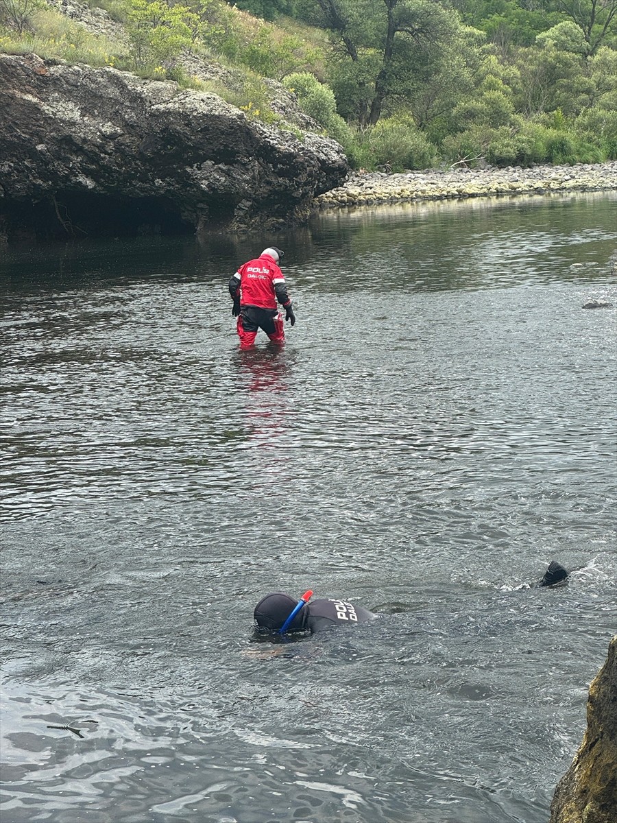 Ardahan'ın Çıldır ilçesinde 6 yıl önce kayıp başvurusu yapılan 2 çocuk annesi Yeliz Y'nin (34)...