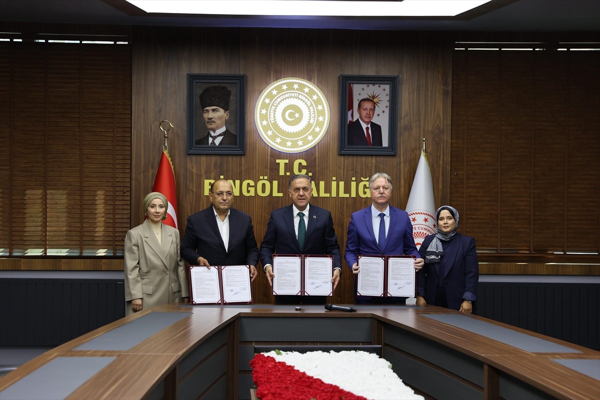 Bingöl'de, Hacı Mehmet Selim ve Azize Budan Vakfı tarafından 12 derslikli okul yaptırılacak....