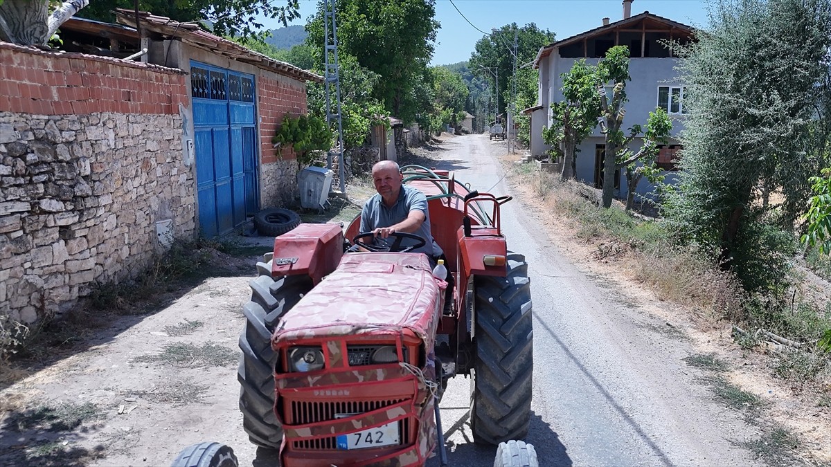 Bursa'da yaşayan çiftçi Ramazan Doğru, Orhaneli ve Harmancık ilçeleri arasındaki orman yangınına...
