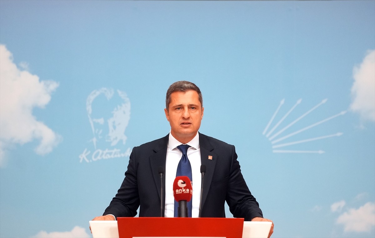 CHP Genel Başkan Yardımcısı ve Parti Sözcüsü Deniz Yücel, parti genel merkezinde gündeme ilişkin...