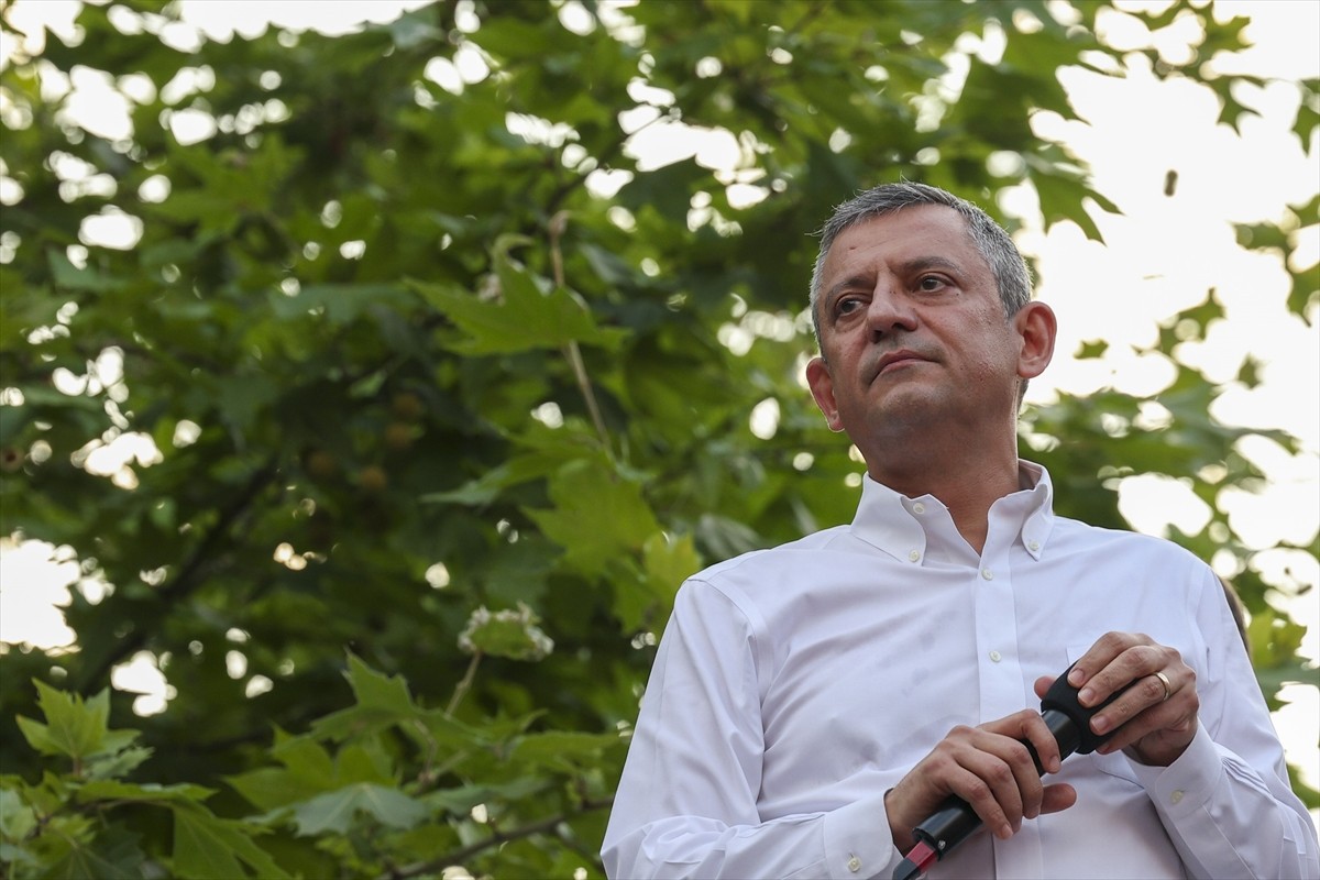 CHP Genel Başkanı Özgür Özel, 15 Temmuz Şehitler ve Hürriyet Parkı'nda "Millet İradesine Sahip...