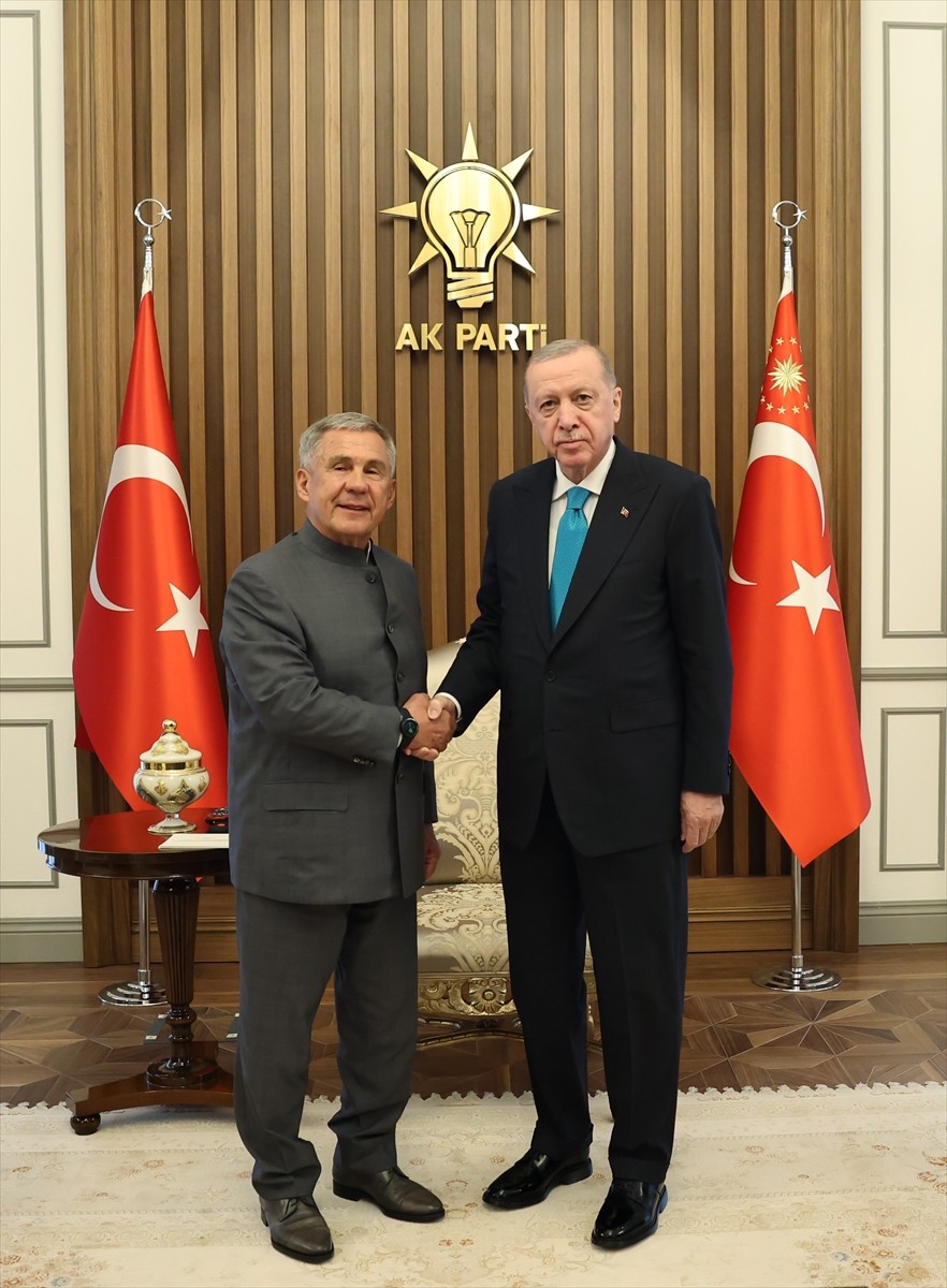 Cumhurbaşkanı Recep Tayyip Erdoğan, Tataristan Cumhuriyeti Reisi Rüstem Minnihanov ile görüştü. AK...