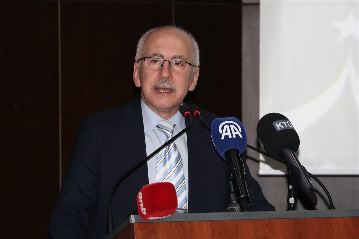 Cumhurbaşkanlığı Sosyal Politikalar Kurulu Üyesi Murat Yılmaz, Karadeniz Teknik Üniversitesi Prof....